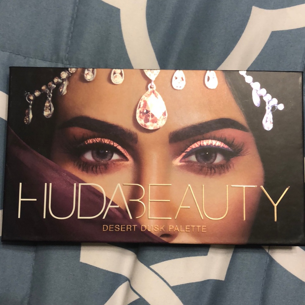Huda Beauty Desert Dusk Palette